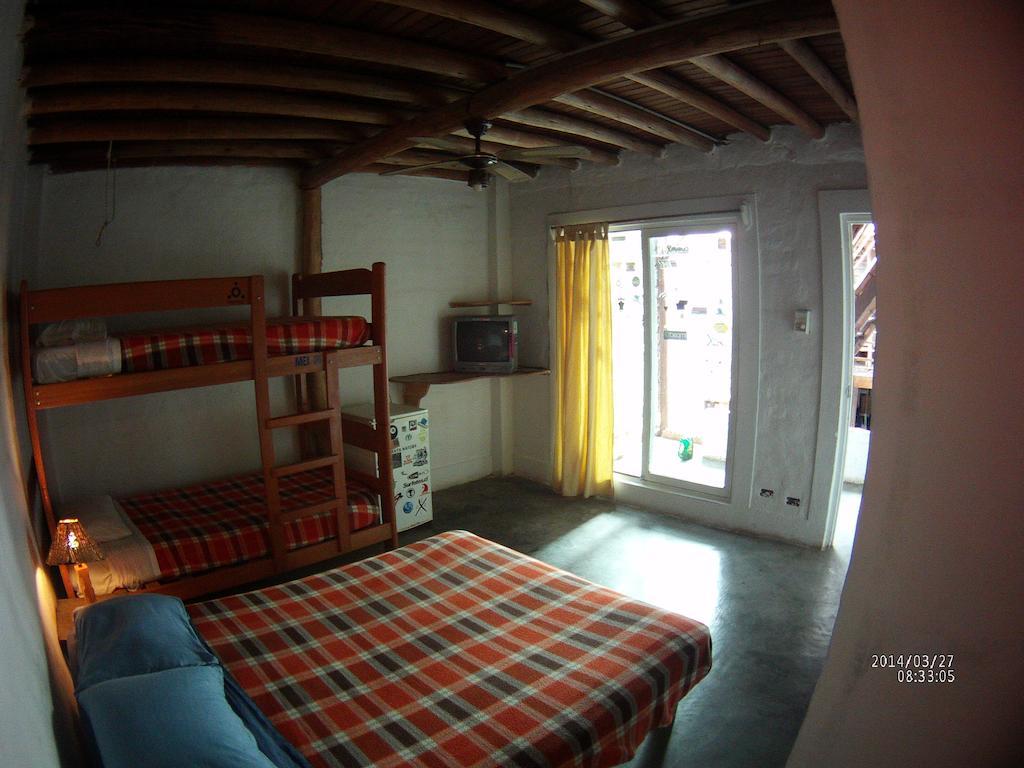 Tio Richi Surfcamp Hostel Punta Hermosa Szoba fotó